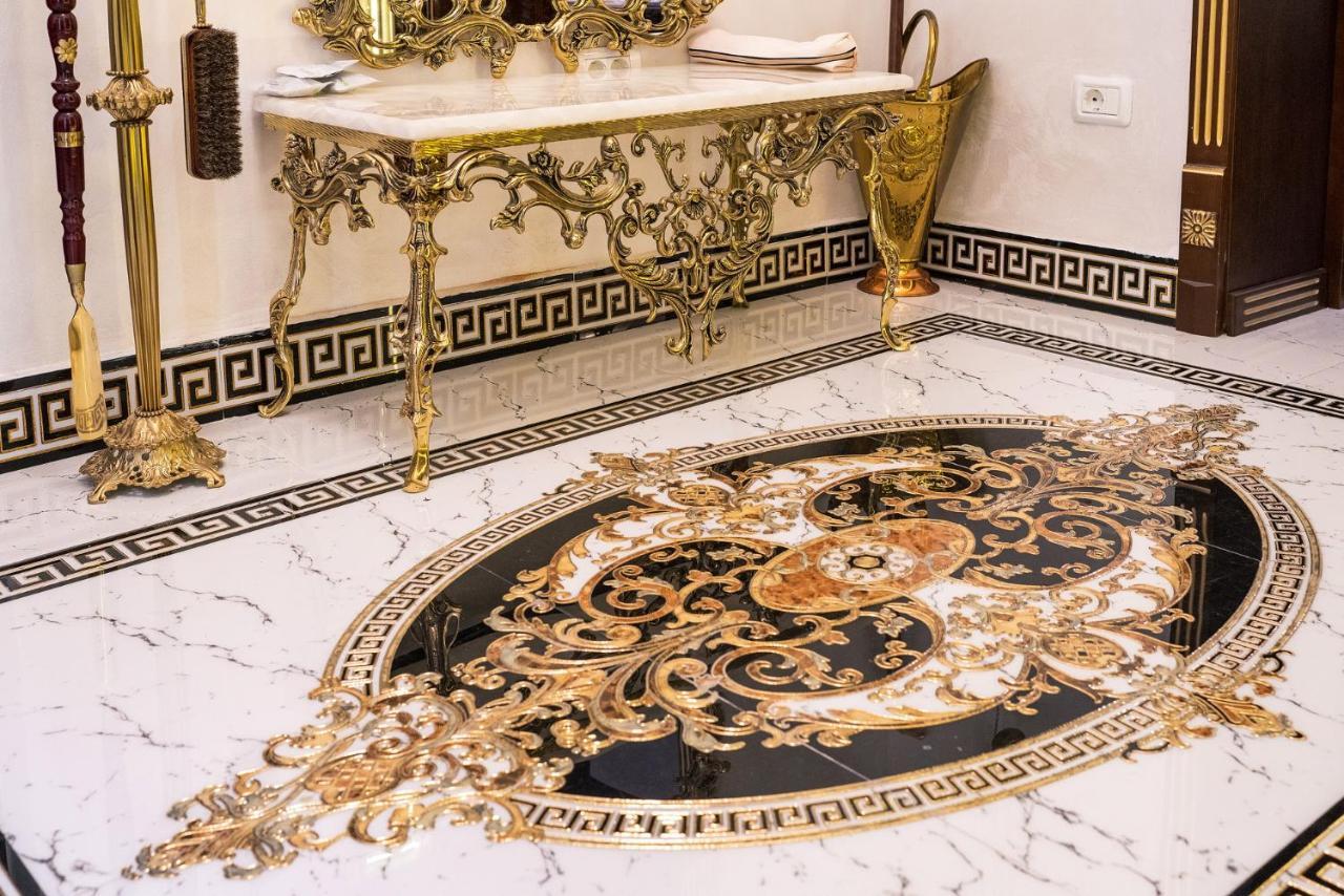 Private Museum Apartment With Antique Decor Bukarest Kültér fotó