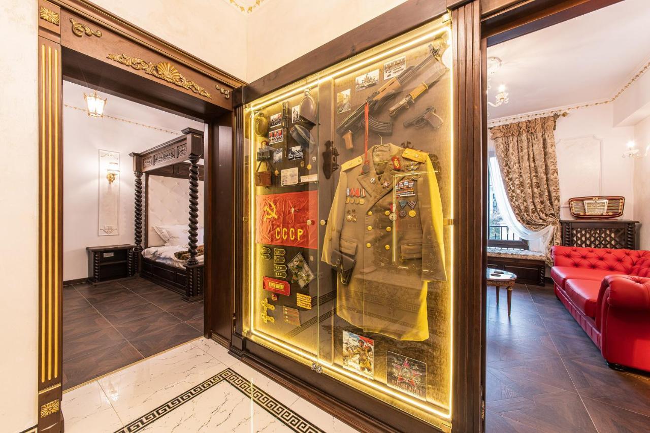 Private Museum Apartment With Antique Decor Bukarest Kültér fotó