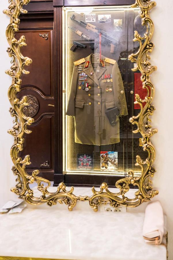 Private Museum Apartment With Antique Decor Bukarest Kültér fotó
